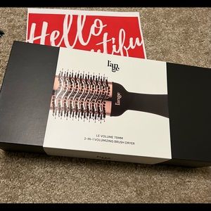 Le Volume 75MM
2-in-1 Titanium Brush Dryer